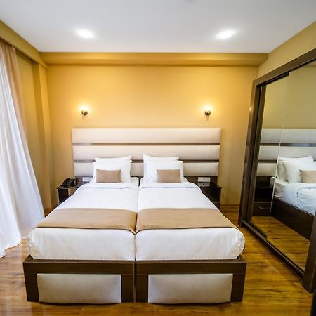 Hotel Residence Plaza Tbilisi Quarto foto