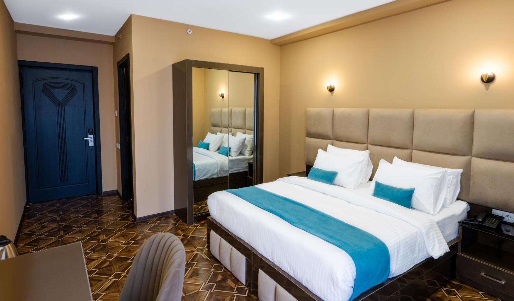 Hotel Residence Plaza Tbilisi Quarto foto